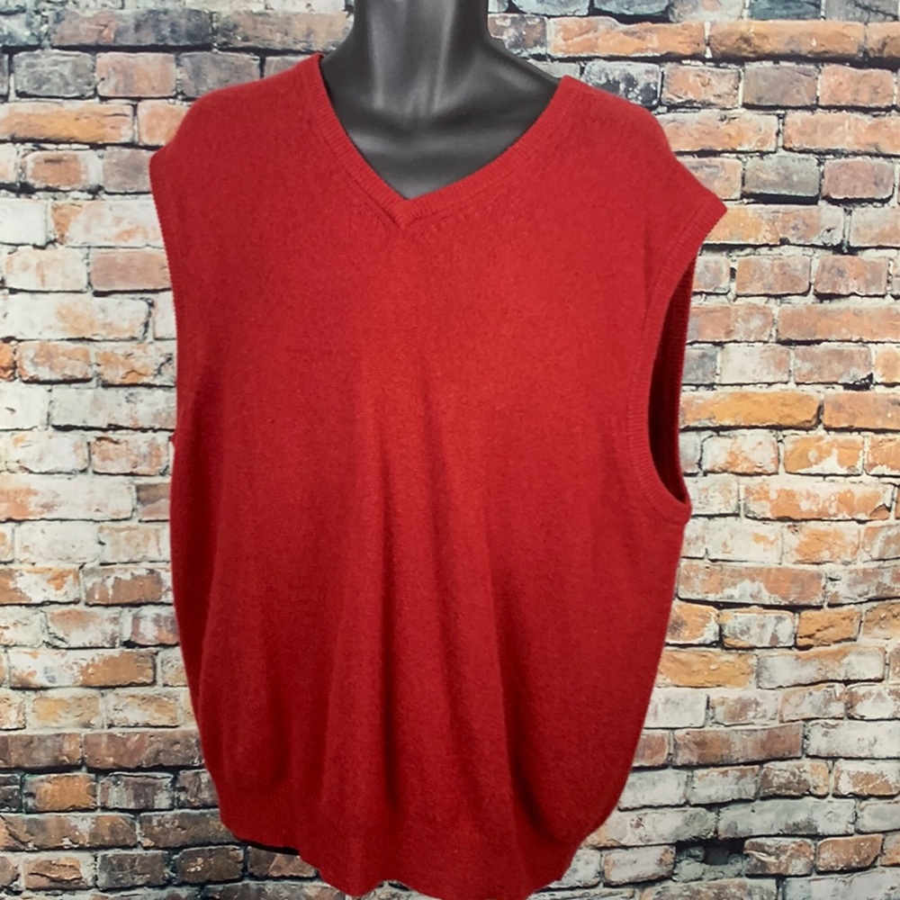 W. H. Belk red Cashmere Vest Size XL